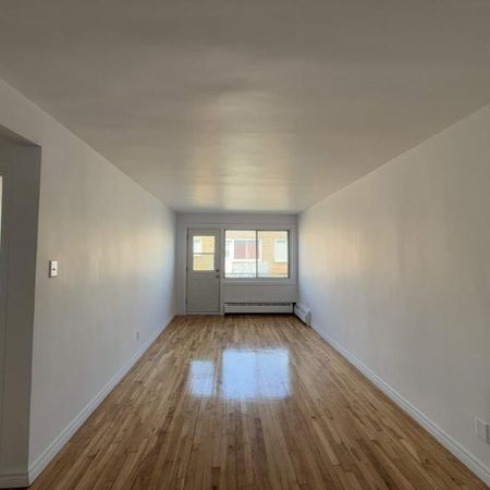 1 CH - 1 SDB - Saint-Laurent - $1,200 /mo - Photo 4