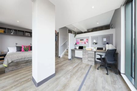 1 Bedroom Premium Apartment - Photo 3