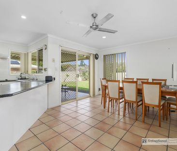 Spacious family home set on a large fully fenced yard - Photo 2