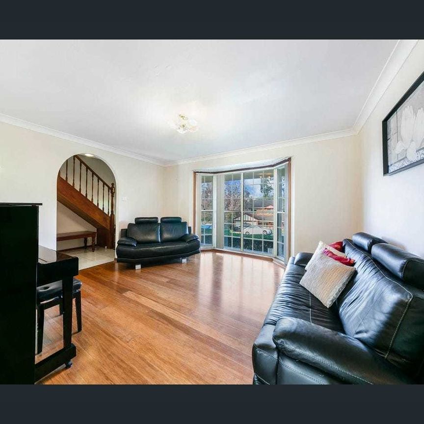 Stunning Family Home in Highly Desirable West Pennant Hills! - Photo 1