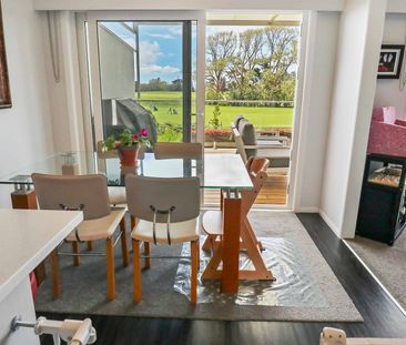 Papatoetoe paradise! - Photo 1