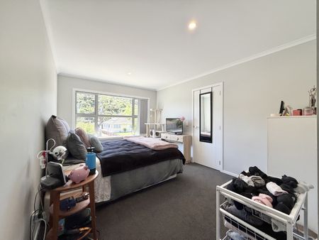 3 bedroom home in Lower Hutt - Photo 3