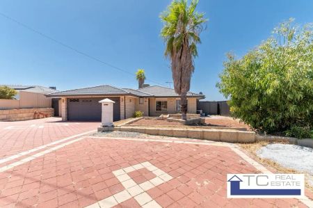 “Beautiful family home with pool” - Photo 4