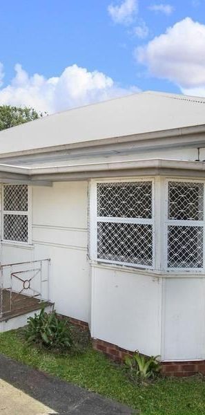 Spacious Home in Convenient Location - Photo 1