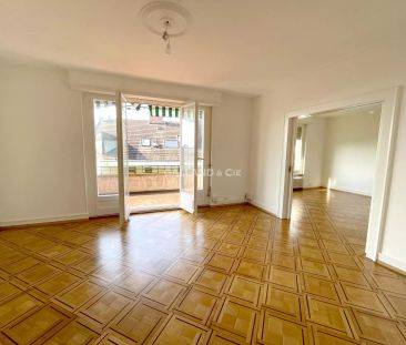 Appartement de 5 pièces au 1er avec balcon et vue sur le lac. - Photo 5