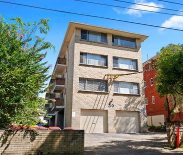 Freshly renovated one bedroom unit! Nestled in a quiet street with ... - Photo 1