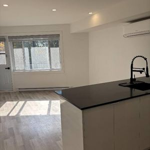 Studio rénové à louer – NDG / Métro Vendôme - Photo 2