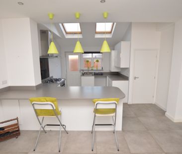 2 Bedroom Terraced House - Photo 5