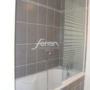 Location Appartement 2 pièces 43m² DRAGUIGNAN 83300 - Photo 2