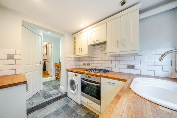 Penwith Road, London, SW18 - Photo 1