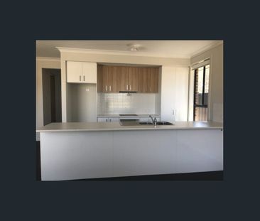 Captivating Clover Court - Photo 4