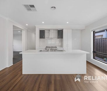 Club Mambourin Access with this Family Home! - Photo 6