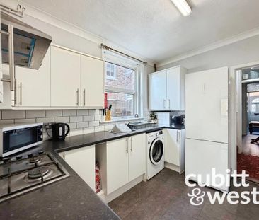 3 bedroom terraced house to rent - Photo 6