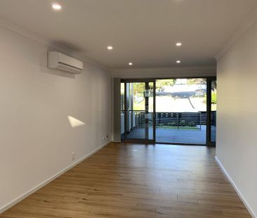 BEACHSIDE TOWNHOUSE - Photo 1