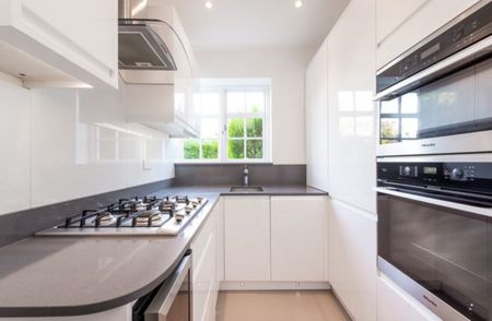 1 Bed Flat, Midholm Close, NW11 - Photo 4