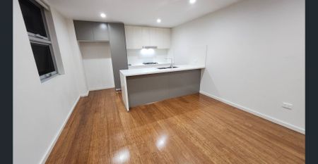 Opposite the University of Sydney- Unfurnished two bedroom apartment , 6 months lease available - Photo 4