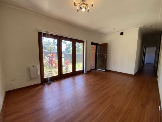 Walk to Train Station, Shops and Amenities - Photo 1