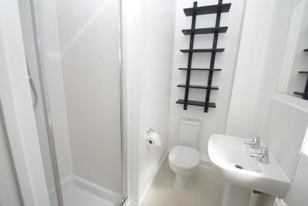 2 bedroom terraced house to rent - Photo 5