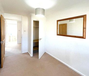 3 bedroom end of terrace house to rent - Photo 1