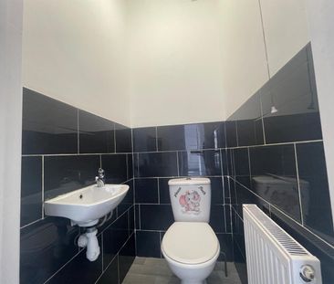 2 bed terraced house to rent in Scarlett Street, Burnley, BB11 - Photo 2