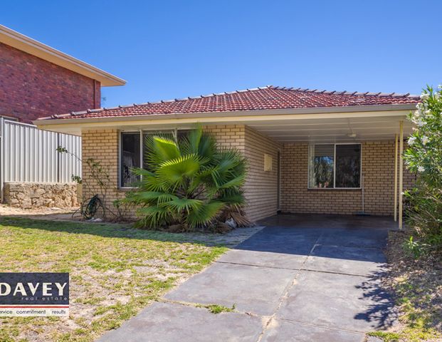 19A Cowper Road, Sorrento WA 6020 - House For Rent - $580 | Domain - Photo 1