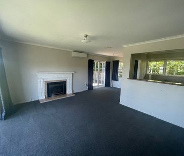 9 Towra Place, Botany Downs, Auckland - Photo 3