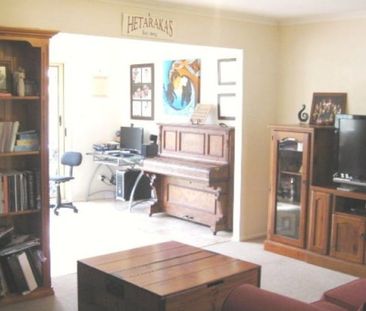 50 McKinley Street, Eagleby QLD 4207 - House For Rent | Domain - Photo 2