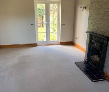 3 bedroom mews to rent - Photo 4