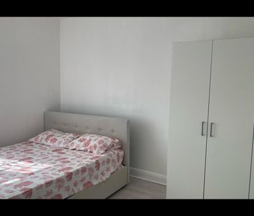 2 Bed Flat, Plaistow, E13 - Photo 5