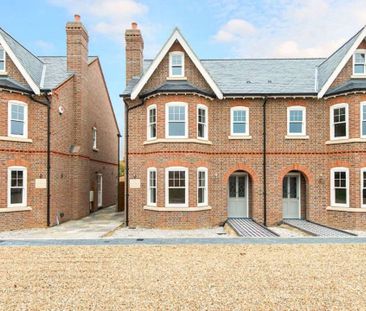 Five bedroom semi detached family home in excellent condition throu... - Photo 3