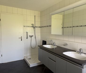 Helle und ruhig gelegene 4.5-Zimmerwohnung mit grossem Balkon - Photo 6