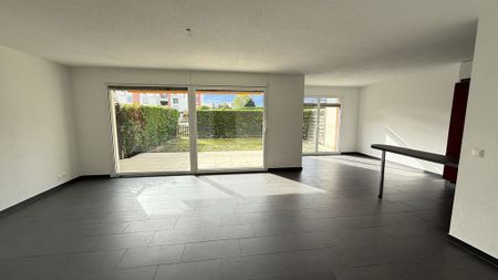 Large 3.5-room apartment available immediately! - Photo 4