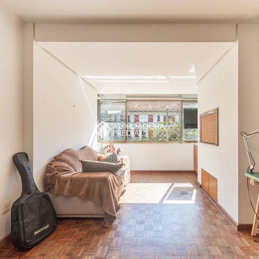Apartamento com 2 quartos e 84m² para alugar em Petrópolis, Porto Alegre. - Photo 1