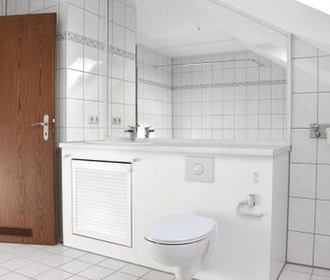 Loftartige Dachgeschosswohnung - 3 Zimmer - Aufzug - Photo 5