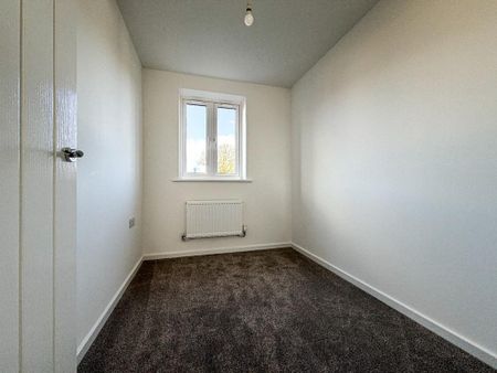 3 bedroom end of terrace house to rent - Photo 4