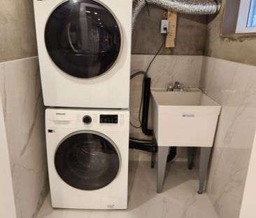 For Lease - 341 Lawrence Avenue, Toronto, Ontario - Photo 2