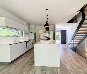 Superb semi-detached villa by covered carport - Foto 3