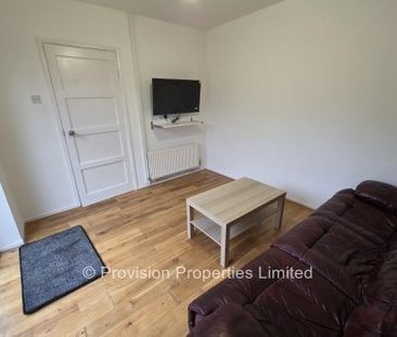 3 Bedroom House, Ghyll Road, Leeds - Photo 2