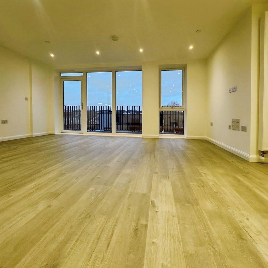 Flat to rent - Truman Way, Dartford, DA1 - Photo 1