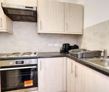 2 bedroom flat to rent - Photo 5