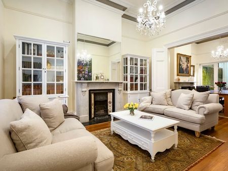 TIMELESS VICTORIAN CHARM WITH MODERN CONVENIENCE IN PRIME LOCATION - Photo 4