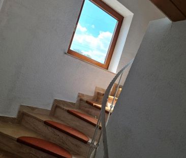 Vermiete eine Dachgeschoßwohnung - Photo 1