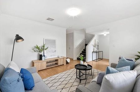 Well-presented home in convenient Kilburn location - Photo 4