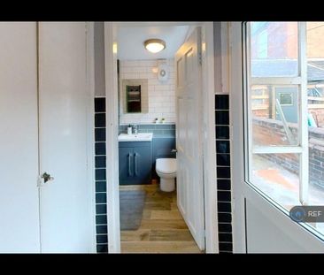 4 bedroom terraced house to rent - Photo 5