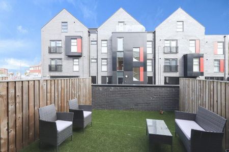 3 bedroom terraced house to rent - Photo 5