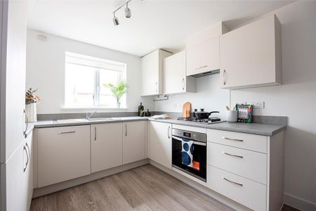 3 bedroom semi-detached house to rent - Photo 3