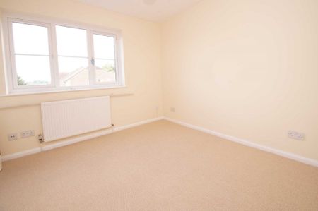 2 bed Terraced for rent - Photo 4