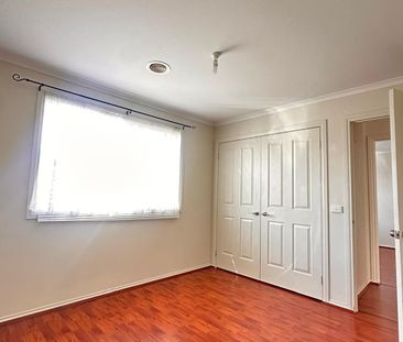 17 Webster Way, Pakenham - Photo 4