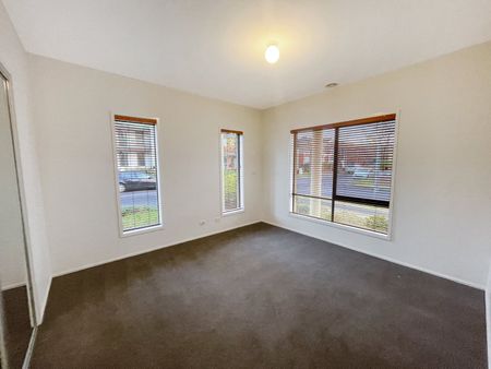 2 Flemming Avenue, Maribyrnong VIC 3032 - Photo 5
