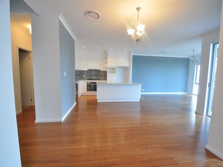 Lovely two storey home. - Photo 3